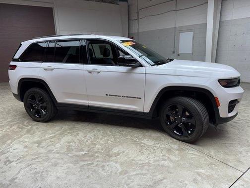 2023 Jeep Grand Cherokee Altitude