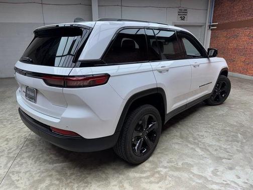 2023 Jeep Grand Cherokee Altitude