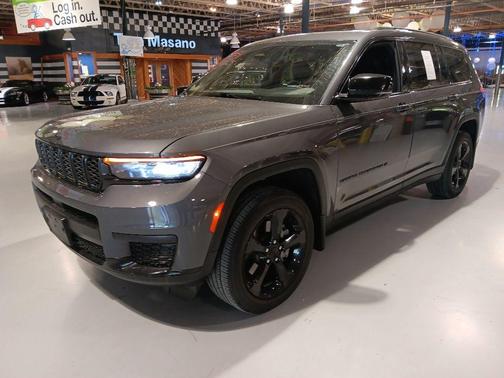 Metallic 2023 Jeep Grand Cherokee L Laredo