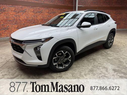 Summit White 2024 Chevrolet Trax LT