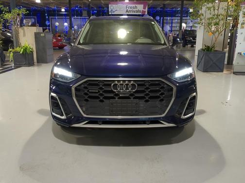 2022 Audi Q5 45 S line quattro Premium