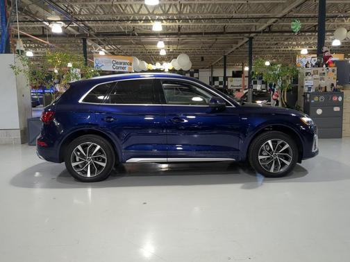 2022 Audi Q5 45 S line quattro Premium