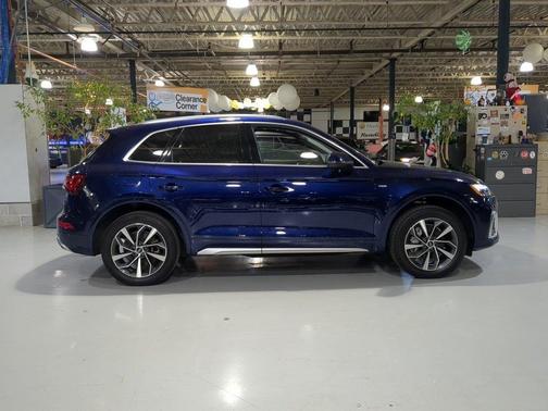 2022 Audi Q5 45 S line quattro Premium