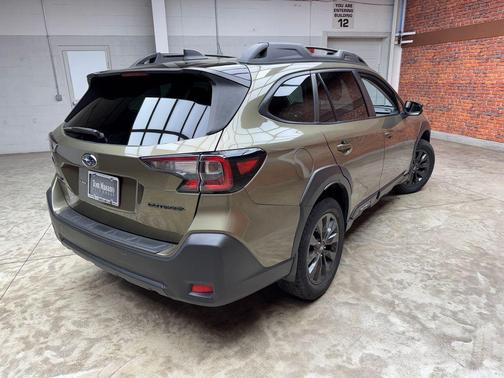 Autumn Green Metallic 2023 Subaru Outback Onyx Edition