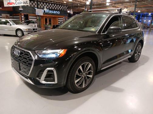 Mythos Black Metallic 2024 Audi Q5 45 S line quattro Premium