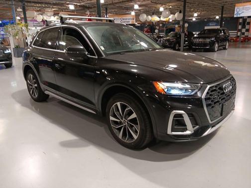 Mythos Black Metallic 2024 Audi Q5 45 S line quattro Premium