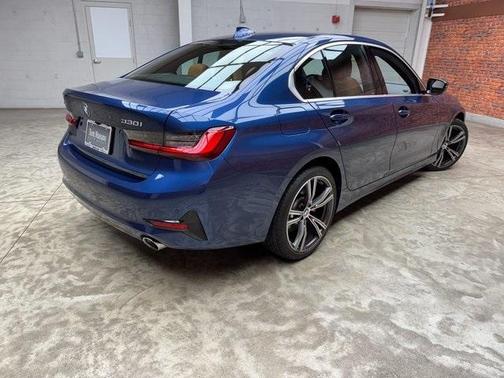 2022 BMW 330 i xDrive