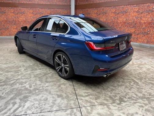 2022 BMW 330 i xDrive