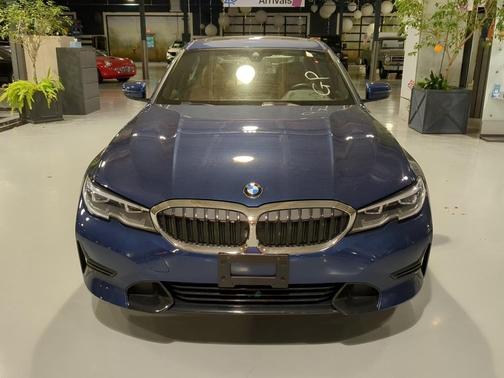 2022 BMW 330 i xDrive