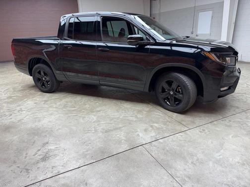 Crystal Black Pearl 2022 Honda Ridgeline Black Edition