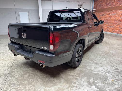 Crystal Black Pearl 2022 Honda Ridgeline Black Edition