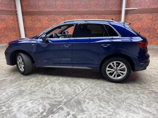 2022 Audi Q3 45 S line Premium