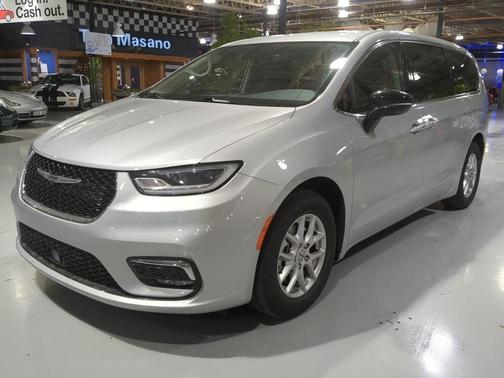 2024 Chrysler Pacifica Touring-L