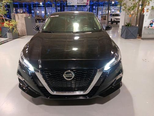 Black 2021 Nissan Altima 2.5 SV
