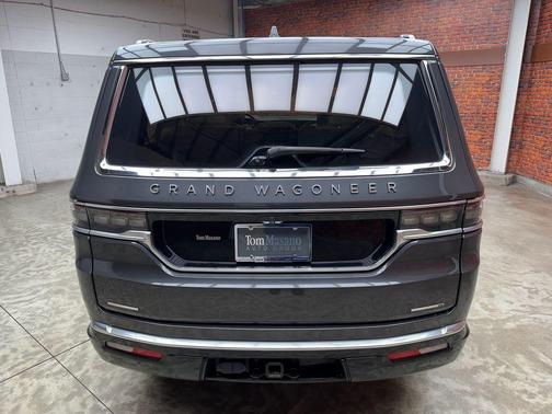 Metallic 2022 Jeep Grand Wagoneer Series III
