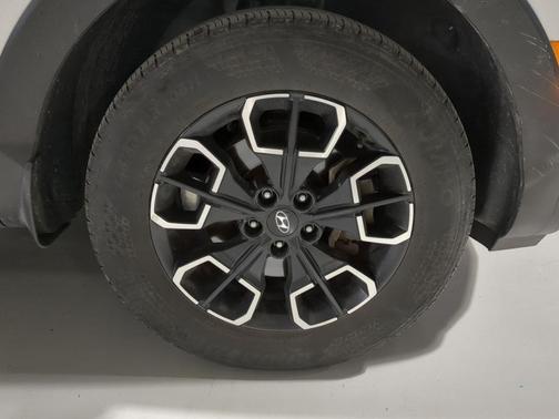 White 2023 Hyundai SANTA CRUZ 2.5L SE