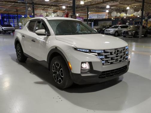 White 2023 Hyundai SANTA CRUZ 2.5L SE