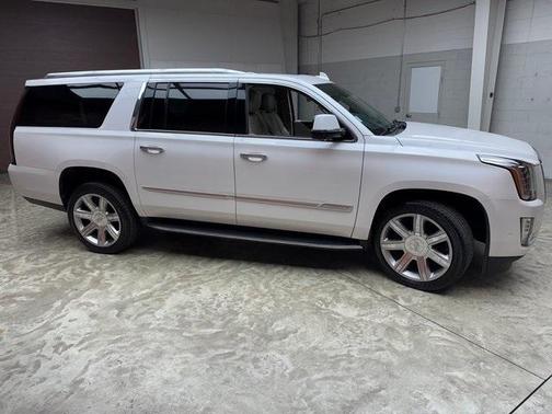 2020 Cadillac Escalade ESV Premium Luxury