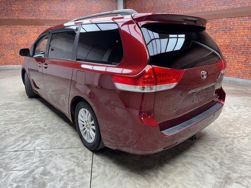 2011 Toyota Sienna XLE
