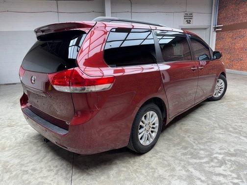 2011 Toyota Sienna XLE