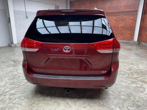 2011 Toyota Sienna XLE
