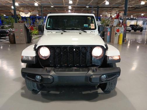 2022 Jeep Gladiator Sport