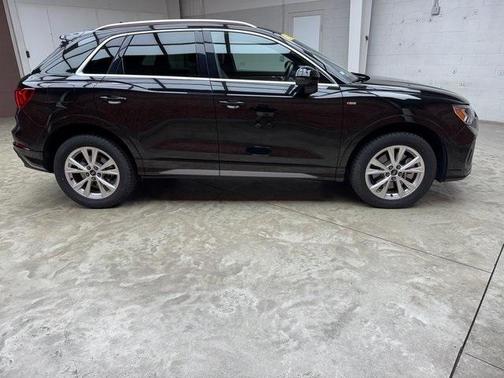 2024 Audi Q3 45 S line Premium