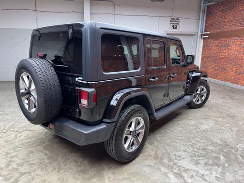 Black Clearcoat 2021 Jeep Wrangler Unlimited Sahara