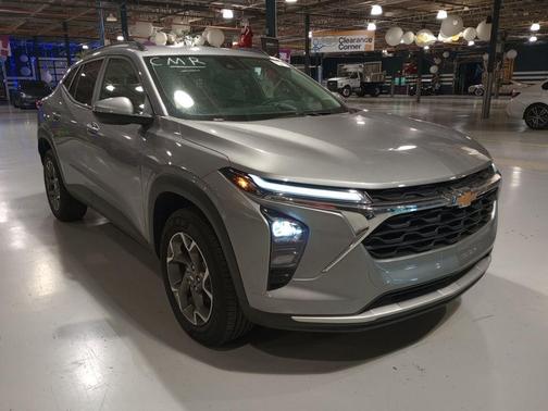 Sterling Gray Metallic 2025 Chevrolet Trax LT