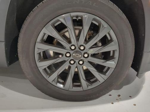 Black Metallic 2023 Chevrolet Traverse RS