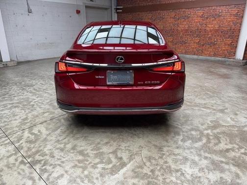 2021 Lexus ES 250 250