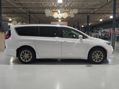 2021 Chrysler Pacifica Touring-L