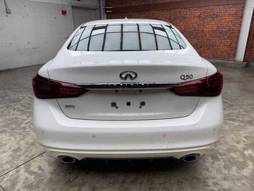 2023 INFINITI Q50 LUXE