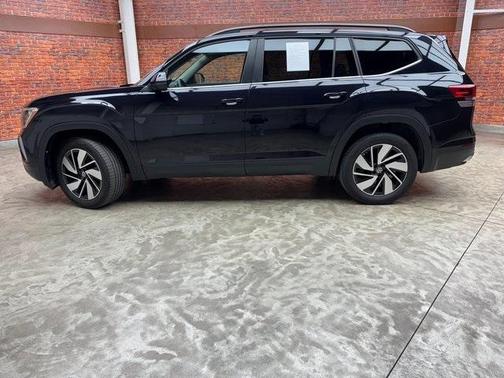 2025 Volkswagen Atlas 2.0T SE