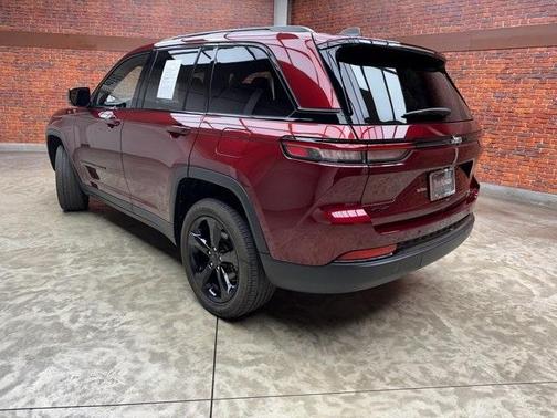 2022 Jeep Grand Cherokee Altitude