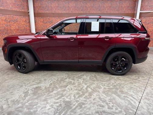 2022 Jeep Grand Cherokee Altitude