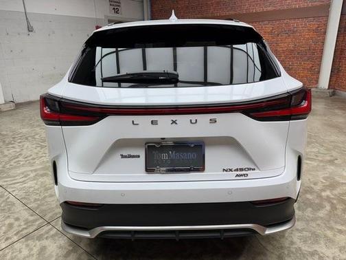 2024 Lexus NX 450h+ F SPORT Handling