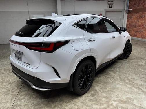 2024 Lexus NX 450h+ F SPORT Handling