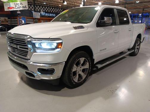 Bright White Clearcoat 2023 RAM 1500 Laramie