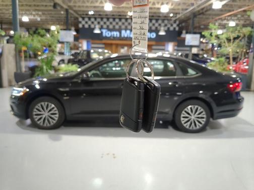 Deep Black Pearl Effect 2019 Volkswagen Jetta 1.4T SEL