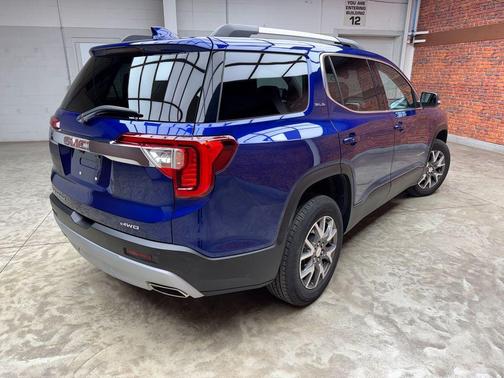 Ultra Blue Metallic 2023 GMC Acadia SLE