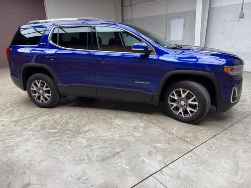 Ultra Blue Metallic 2023 GMC Acadia SLE