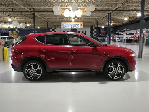 Rosso 2024 Alfa Romeo Tonale Ti
