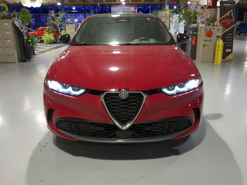 Rosso 2024 Alfa Romeo Tonale Ti
