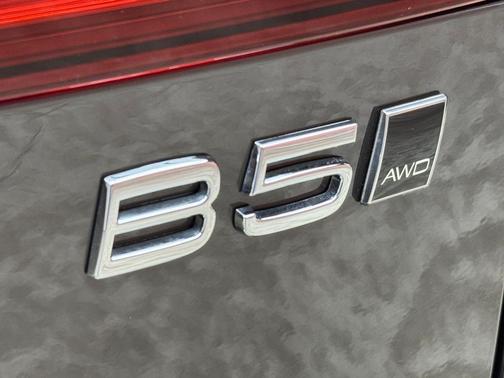 2025 Volvo V60 Cross Country B5 Plus