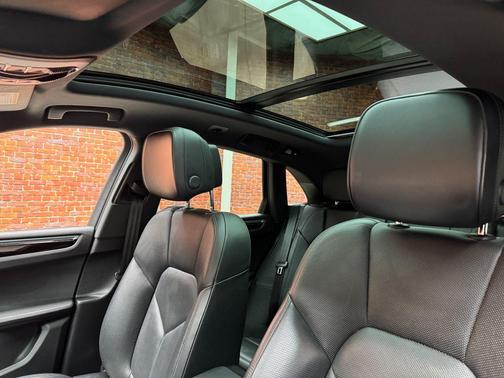2022 Porsche Macan S