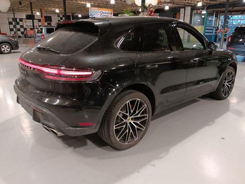 2022 Porsche Macan S