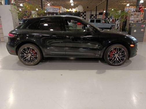 2022 Porsche Macan S