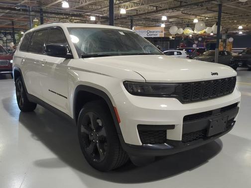 2023 Jeep Grand Cherokee L Laredo