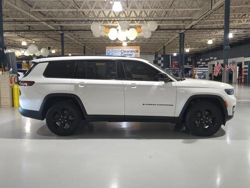 2023 Jeep Grand Cherokee L Laredo